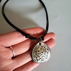 Shell Pendant Necklace